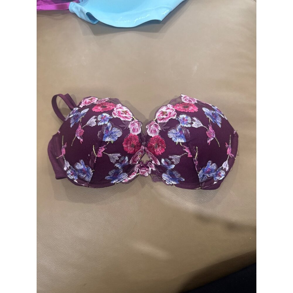 Victorias Secret Purple Floral Lace Push-Up Bra 32D Adjustable Straps Underwire